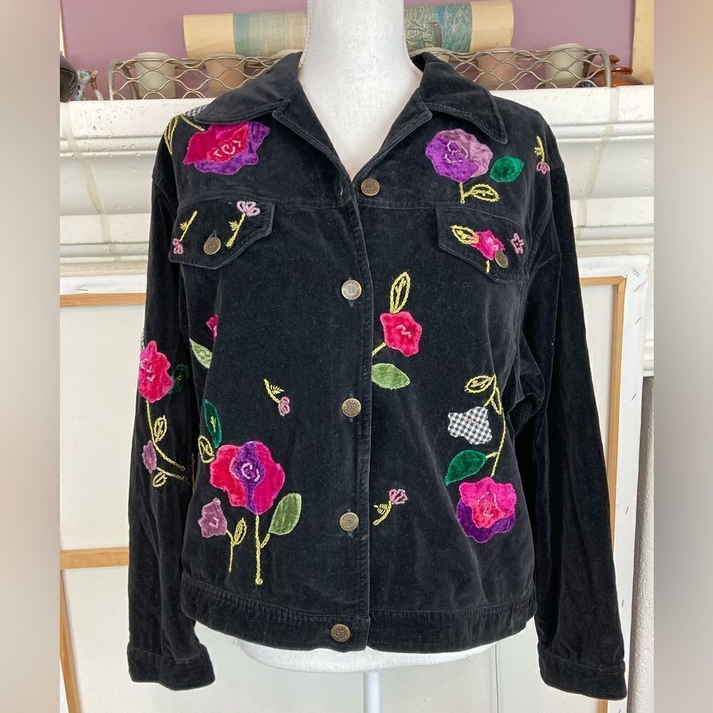 VTG Black Velvet embroidered, beaded appliqué jacket❤️mint condition